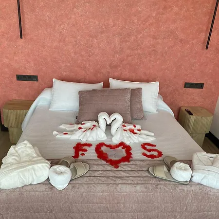 A Ladela Hotel