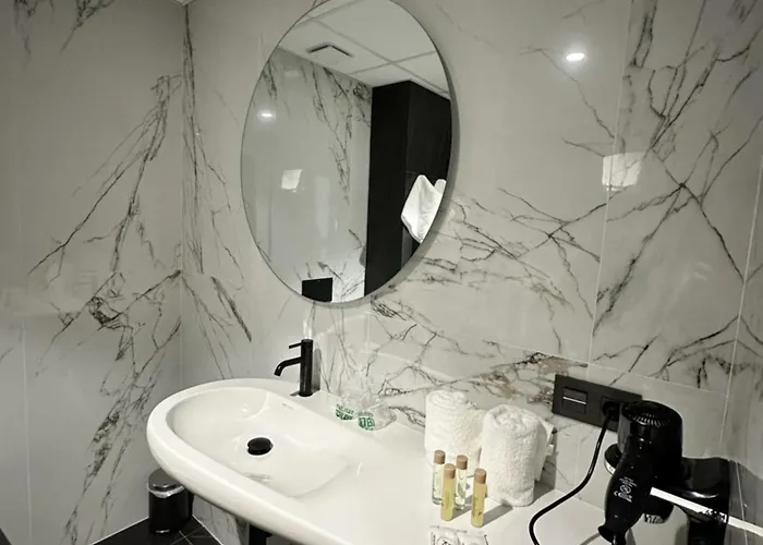 A Ladela فندق 2*